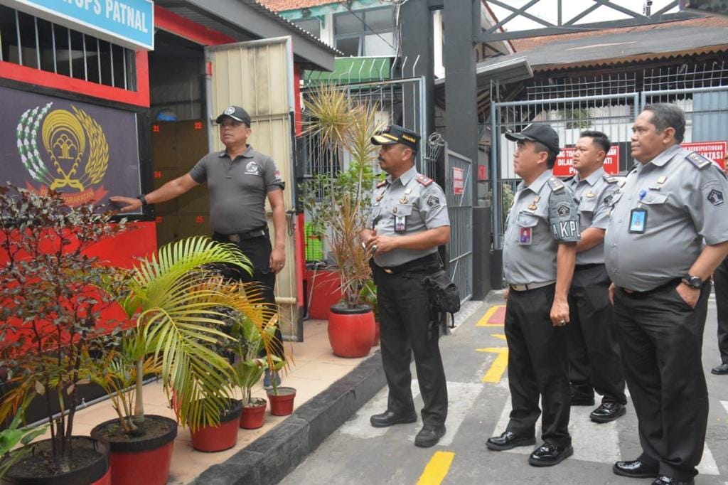 Kadivpas Kemenkumham Jatim Tinjau Pelayanan Kunjungan Natal