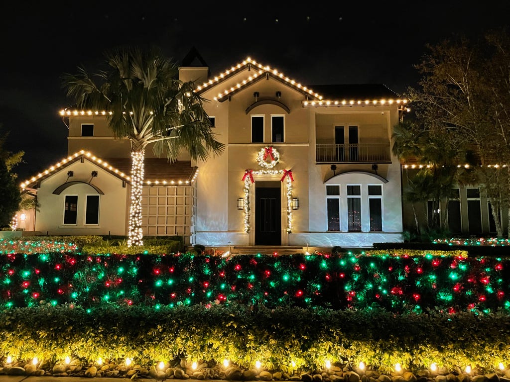 Nelson's Christmas Decorating — Christmas Light Installation near Orlando,  Florida | by Nelsonschristmasdecorating | Medium