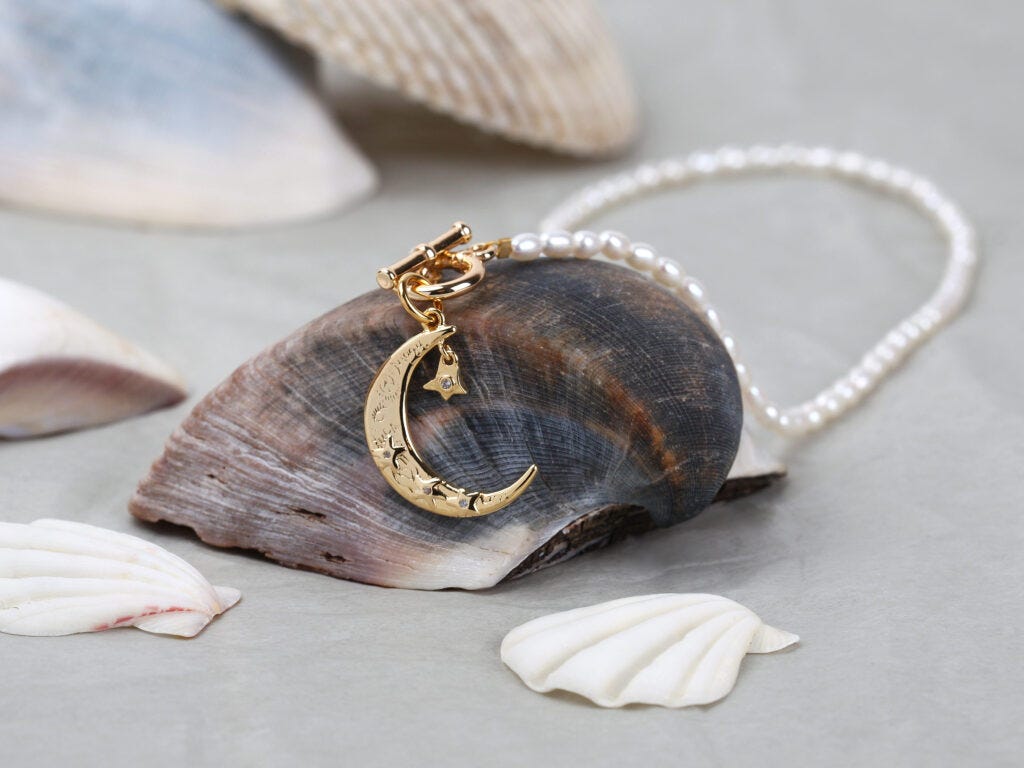 Crescent Moon Meaning In Spiritual Life And How It Signify As A Jewel crescent-moon-meaning-in-spiritual-life-and-how-it-signify-as-a-jewel
