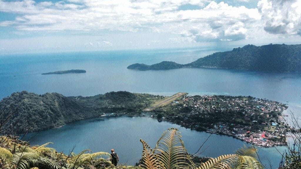 Banda Neira. Sejujurnya Nadine tidak tau apa yang… by lala Medium