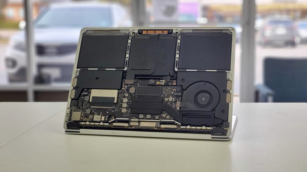 broken-macbook-pro-screen-replacement-m-sarim-medium