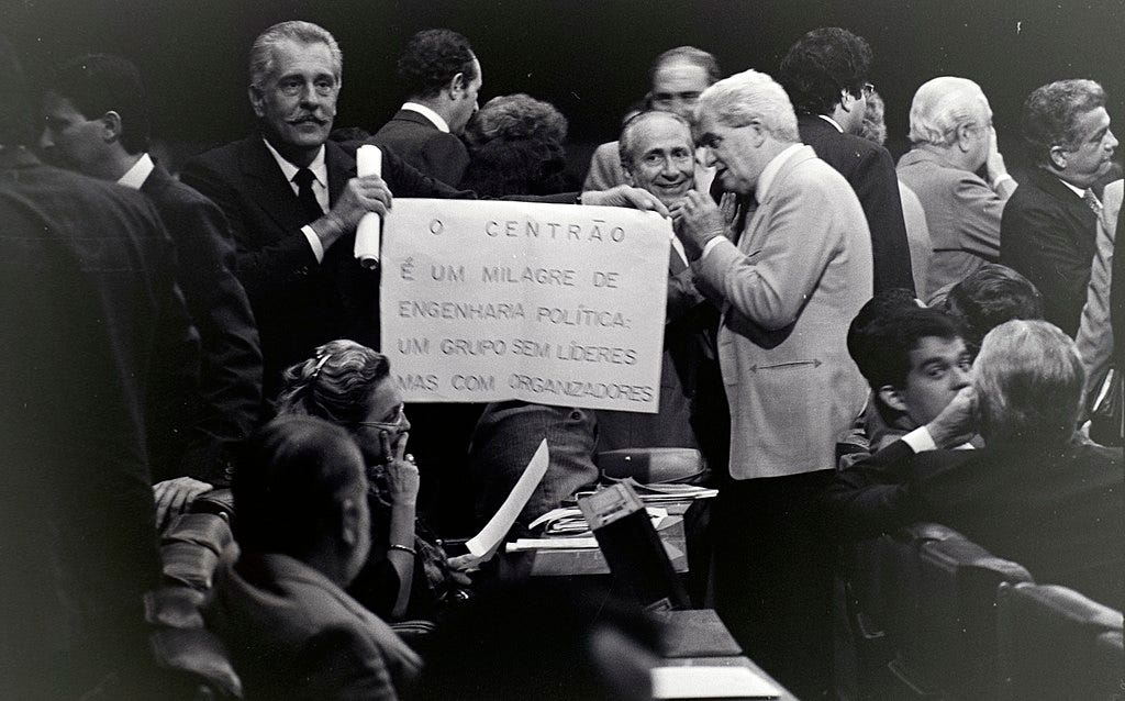O mal democrático — carol