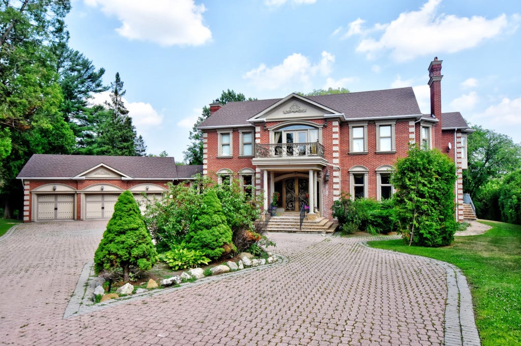 Luxury Homes for Sale Richmond Hill by Avenue Realty Medium