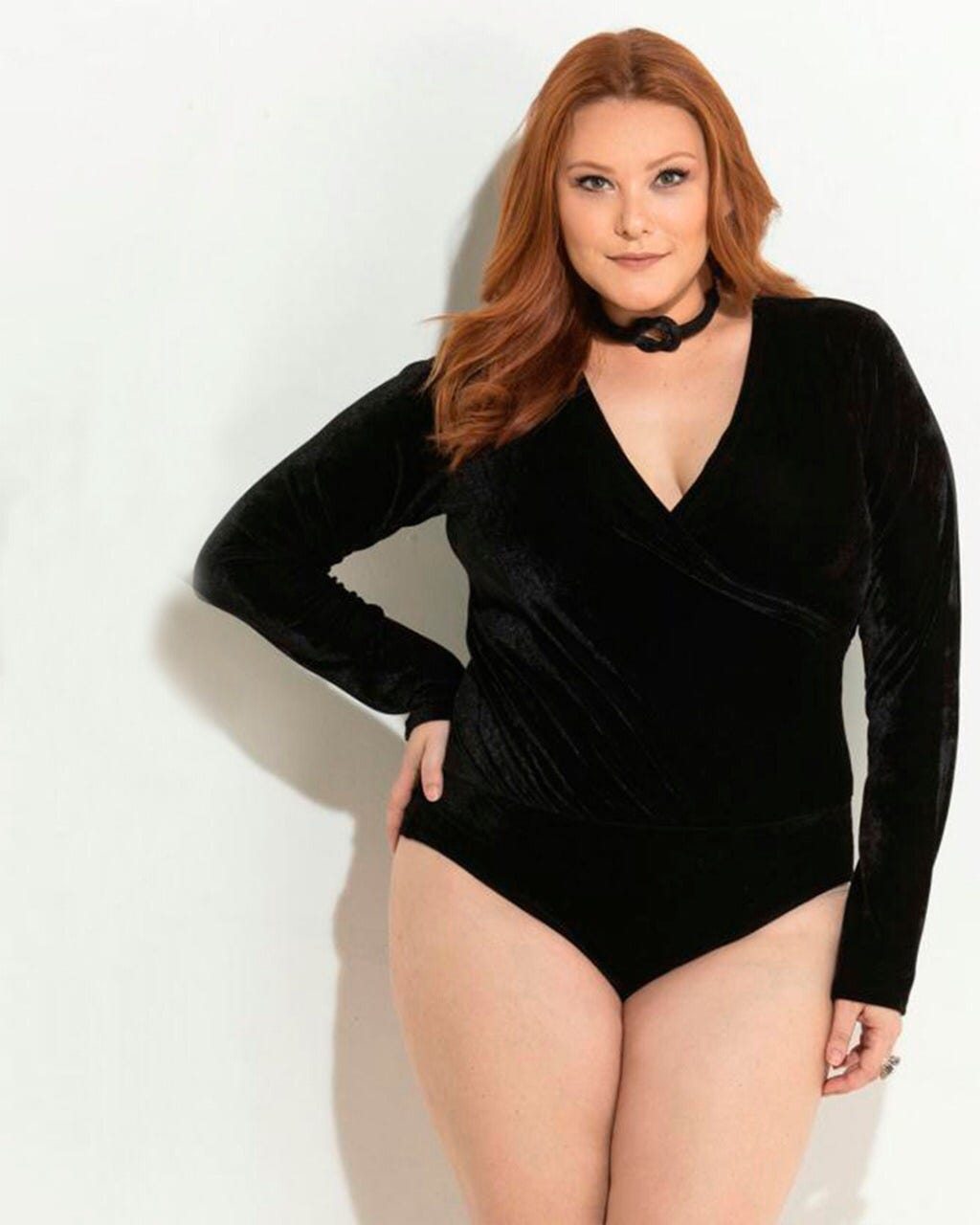 Body Plus Size Preto em Veludo. Body Plus Size Preto em Veludo esta… | by  Beline Plus Size | Medium