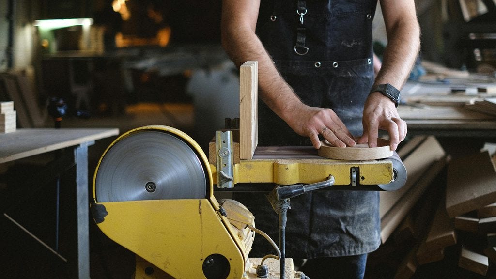 Best Oscillating Spindle Sanders for Sanding Curves