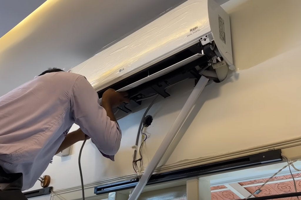 Do air conditioners bring in fresh air from outside? Harris Walter