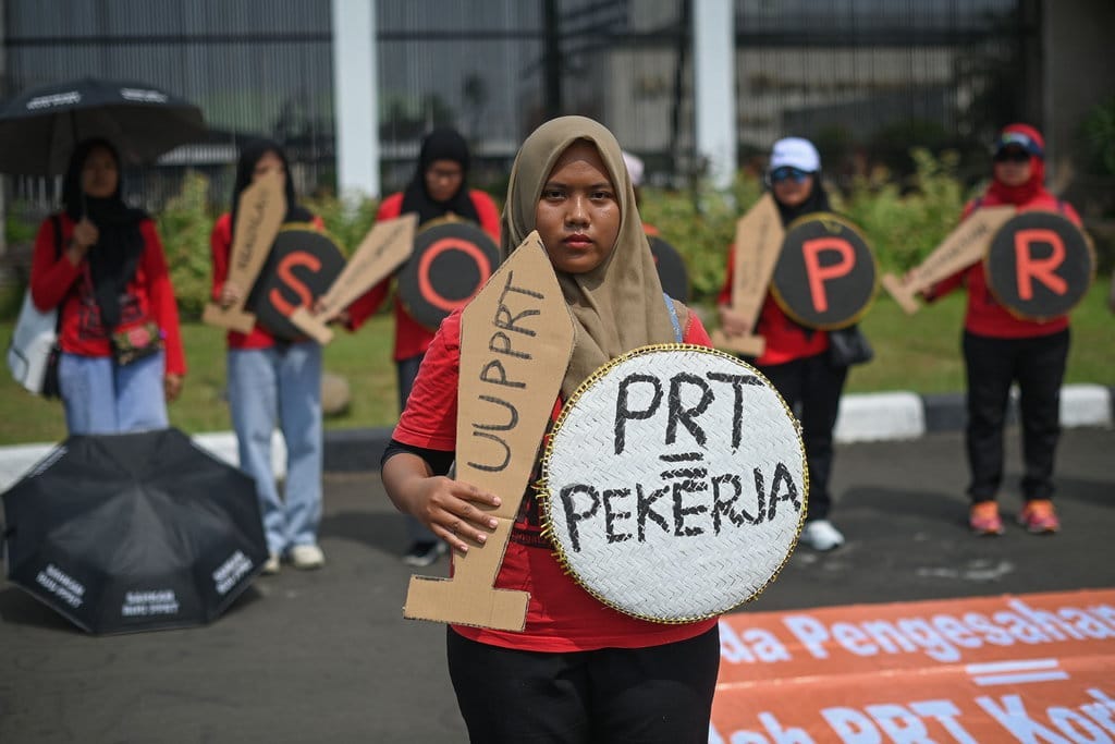 Dilema Hukum Publik dan Privasi Ruang Domestik pada Undang-Undang Pelindungan Pekerja Rumah Tangga…