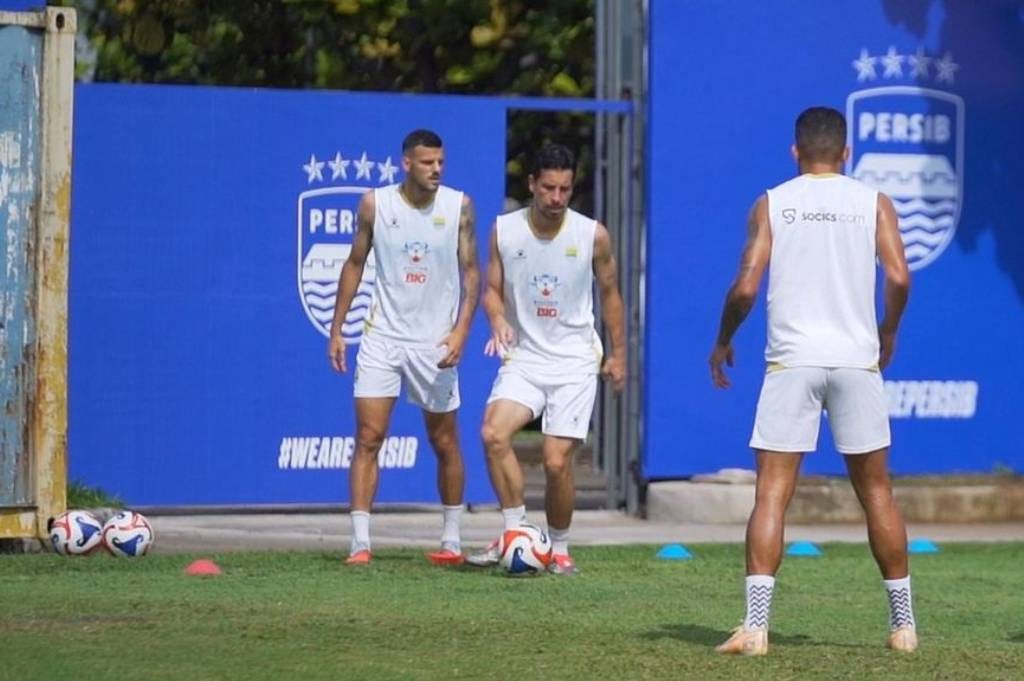 Thom Haye Tebar Ancaman jelang Persib Bandung vs Persija Jakarta, DAFTAR DAN GABUNG ITUDEWA…
