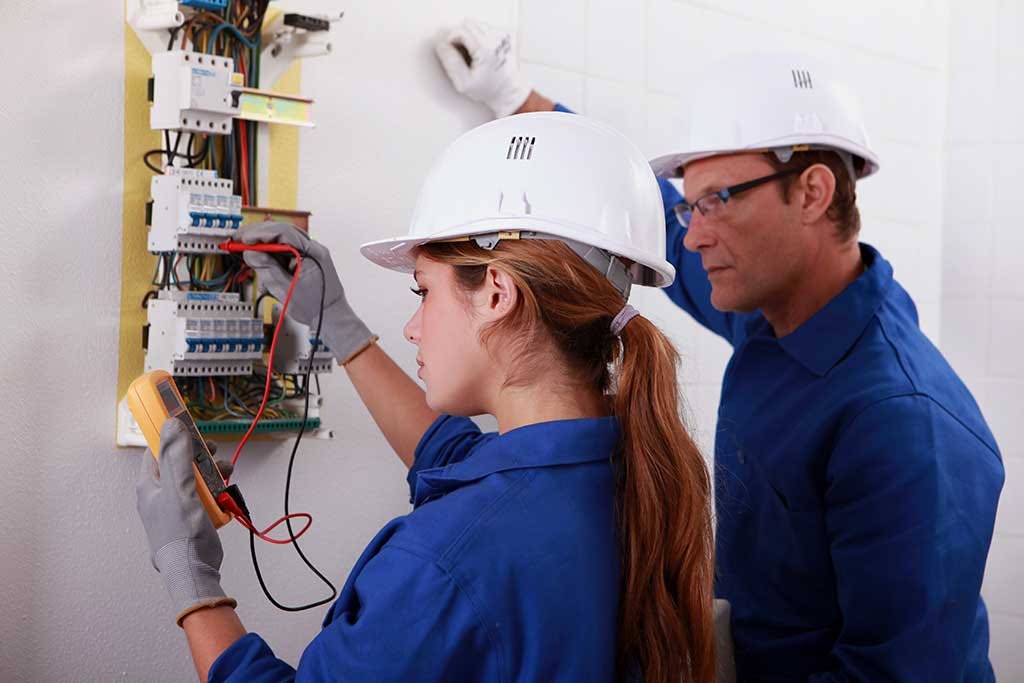 Edinburgh Electricians. Looking to hire an electrician? Seek no… by