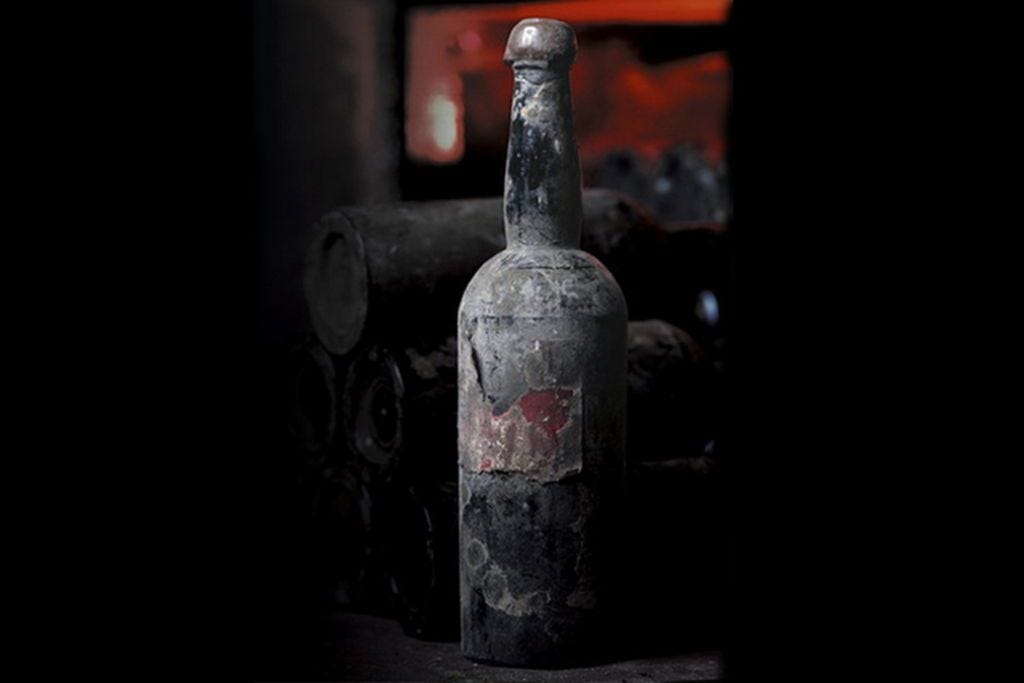 Первый алкогольный напиток. Shipwrecked 1907 Heidsieck. Херес де ла Фронтера 1775 года. Sherry de la Frontera, 1775 год. Старинная бутылка вина.