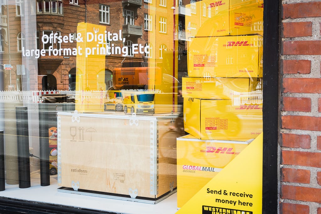 Mail Boxes Etc. er et professionelt kurer, fragt, og