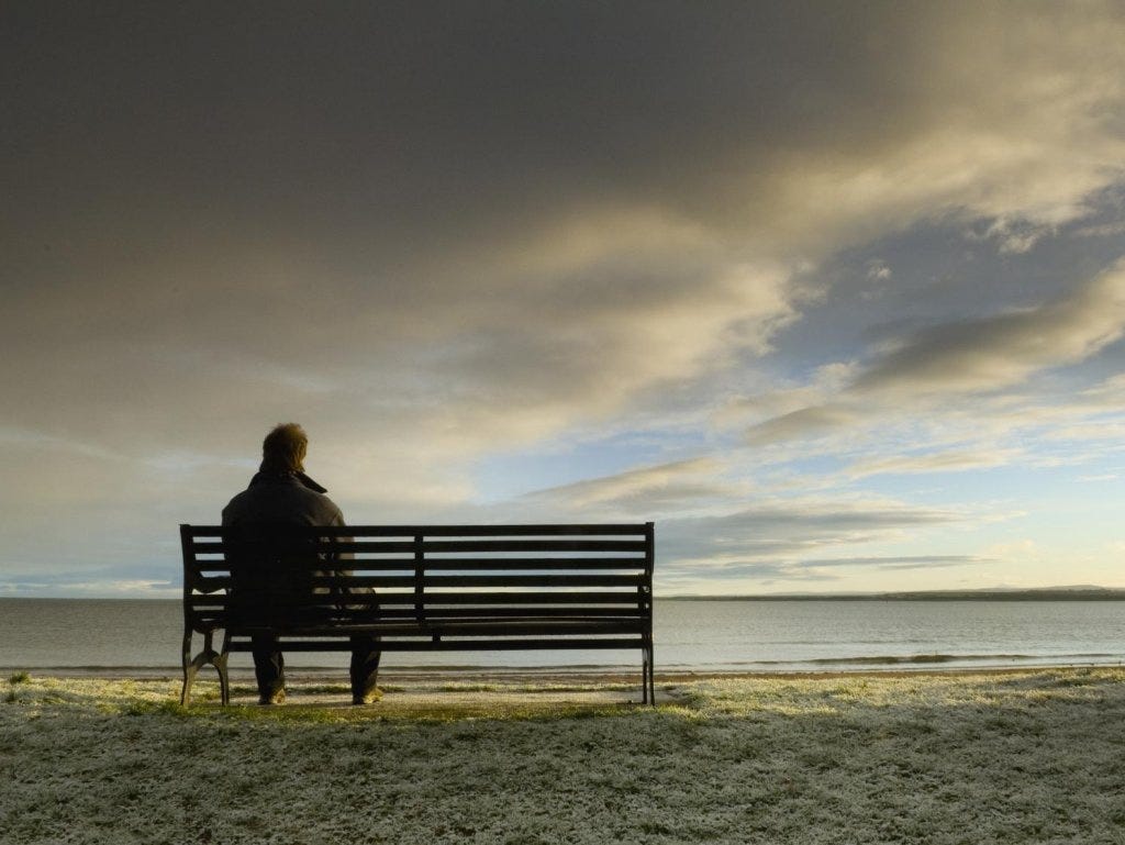 Criticando… ¿Son las personas más inteligentes, solitarias? | by Ariadna  Pérez | Medium