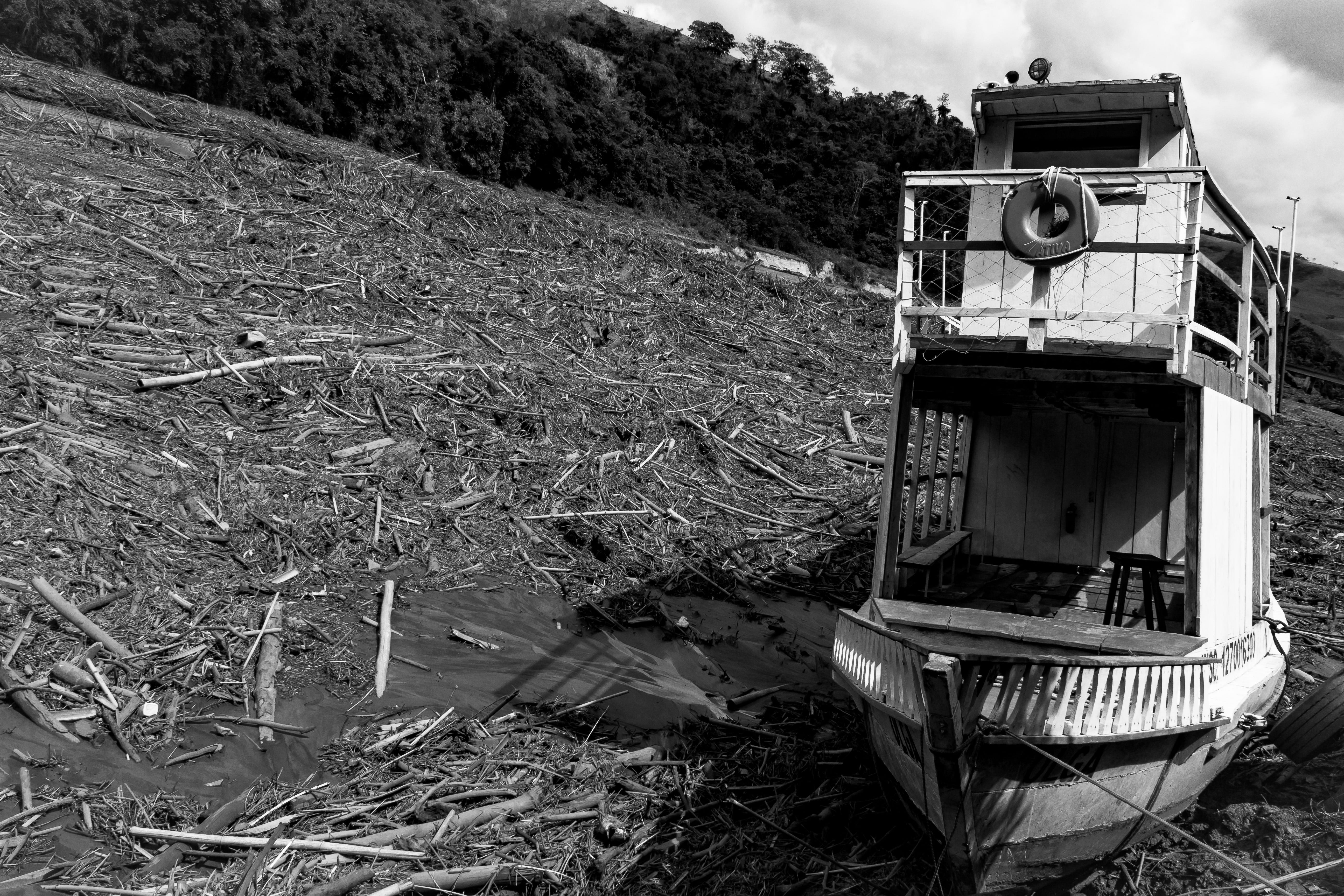 Ex-engenheiro da Nasa transforma areia em líquido usando só ar