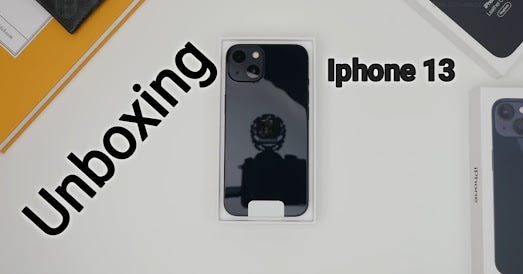 iPhone 13 ミッドナイト から箱 打ち負かす