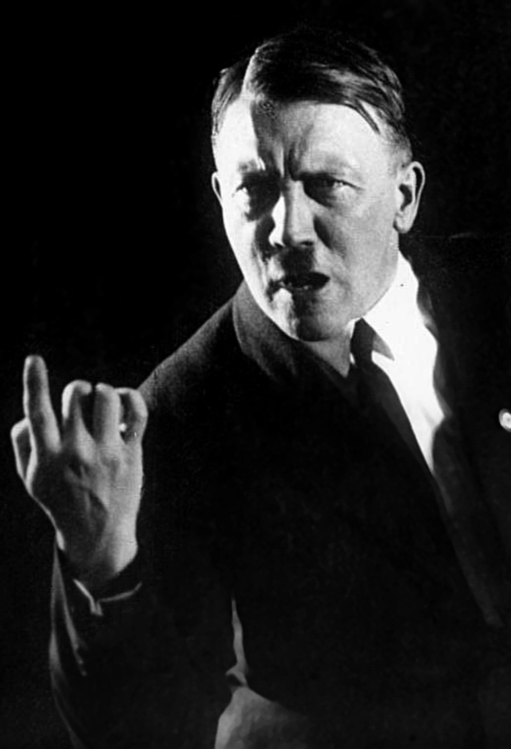 Hitler in Heinrich Hoffmann’s studio around 1927 | Image Source: Wikimedia Commons (Public Domain)