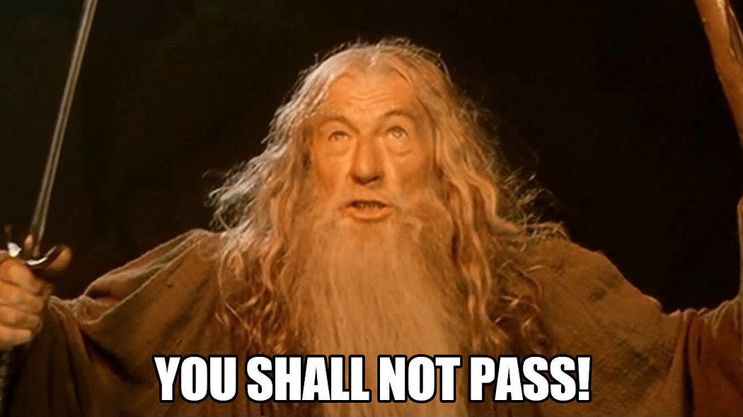 "Tu non passerai" - storico meme tratto da Il Signore degli Anelli, con Gandalf: è la frase non vuoi sentirti dire da nessuno specialista in ricerca e selezione del personale!