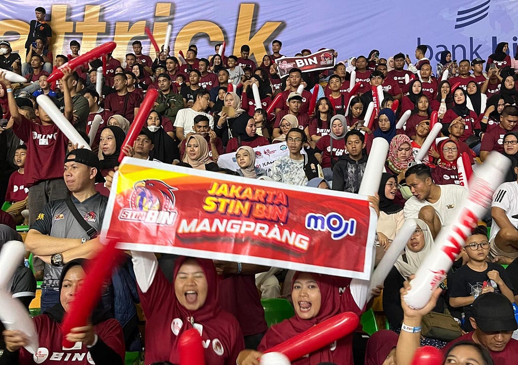 Suporter BIN di Seri Soreang Proliga 2024. Jabar Ekspres