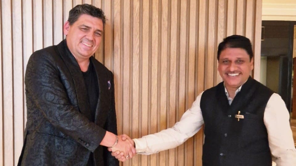 Shreekant Patil Leads Strategic Initiatives to Advance Nashik’s Smart City Vision for a Brighter Future Shreekant Patil spearheads Nashik’s smart city initiatives, promoting international collaboration, technology transfer, and area-based development models. He urges MSMEs and government officials nationwide to partner for sustainable urban growth. Mr. Corey Gray, Present Smart Cities Council & Leader Shreekant Patil NIMA Committee chairman.