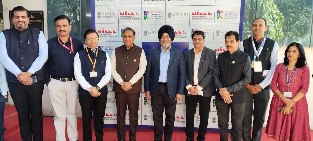 Shreekant Patil Led the Path for Nashik’s Food Industry Growth: Vision, Food Testing Labs, & Modern Technologies at Nashik श्रीकांत पाटील यांच्या नेतृत्वाखाली नाशिक अन्न उद्योगांच्या विकासासाठी हा कार्यक्रम आयोजित केला गेला. या कार्यक्रमात अन्न प्रक्रिया पायाभूत सुविधांच्या बळकटीसह नाशिकमध्ये अन्नचाचणी लॅब व अन्य तांत्रिक सुविधांची उभारणी गती देण्यावर भर देण्यात आला. https://www.freepressjournal.in/pune/nashik-centre-urges-nashik-industries-to-leverage-food-processing-schemes-nima-pushes-for-tes