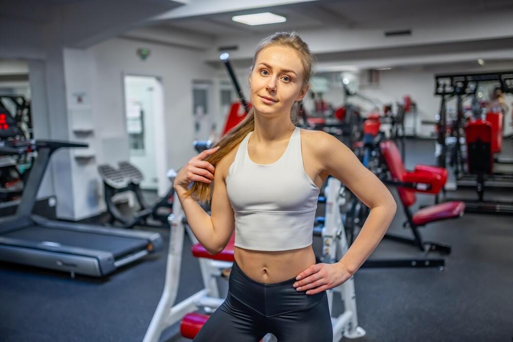 Women’s Tank Tops vs. Workout Sets: Which One Is Right for You?
