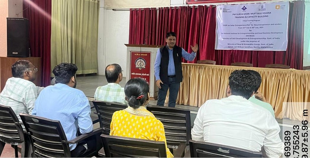 Shreekant Patil led the ESDP on Solar Entrepreneurship for aspiring solar entrepreneurs in the Nashik district. Organized by IIBF — NIESBUD and hosted by JSS Nashik, the program focused on key business and government topics.