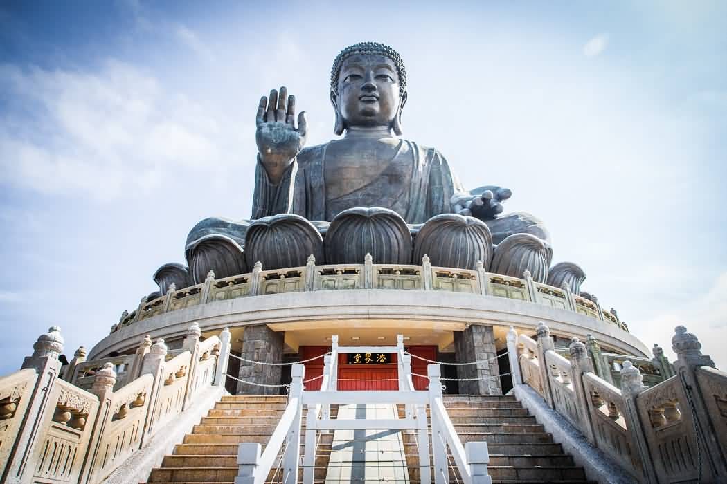 buddha statue hong kong