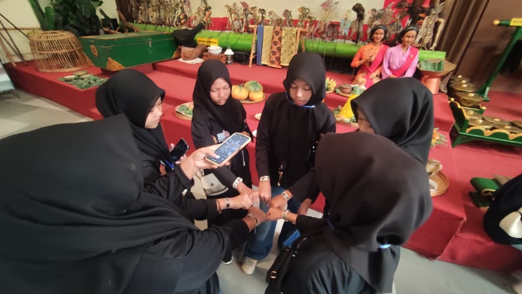 Exploring Nature and Heritage, Matsanaba Students Embark on Educational Journey to Jatim Park 1