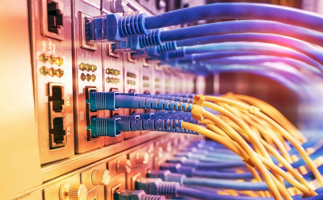 ¿Mejorará Drásticamente La Velocidad de Internet Si Se Sustituyen Los Cables Normales por Fibra…