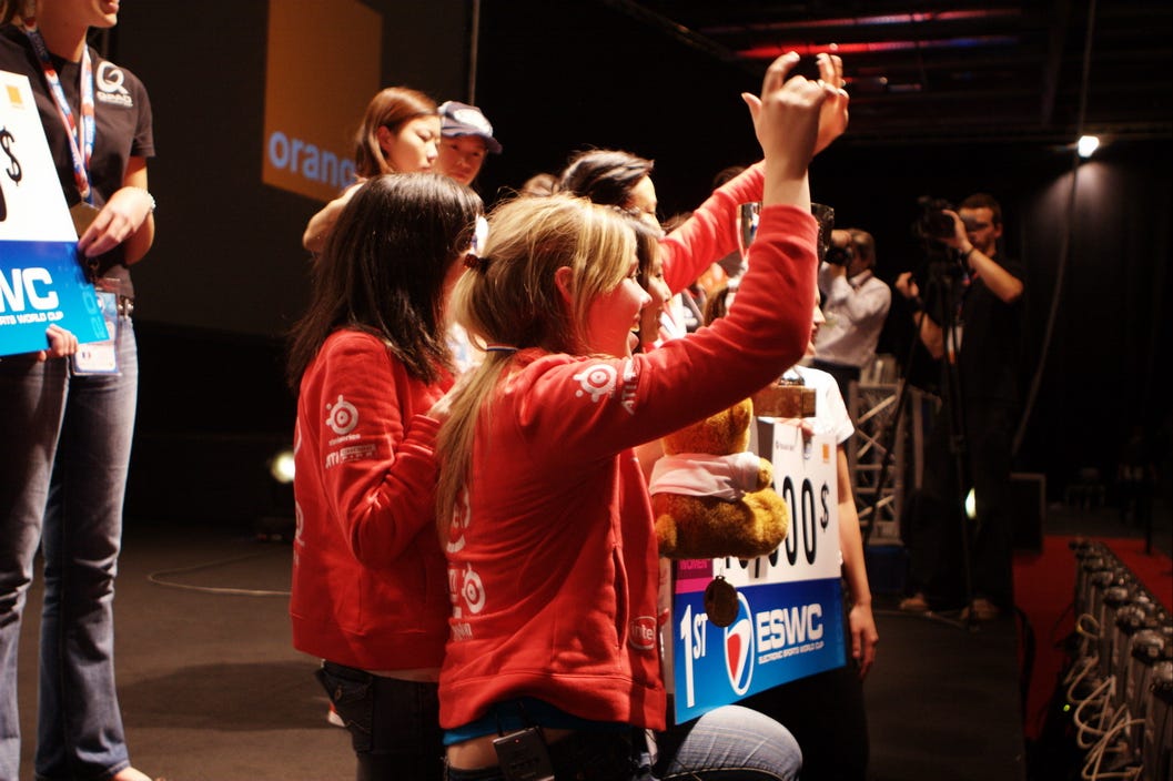 What Virtual Teams Should Learn From Online Gaming Squads by