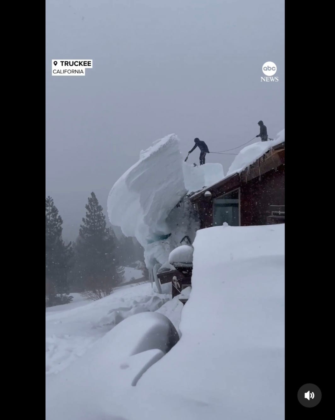 Watch video Huge slab of snow removed from California house’s rooftop