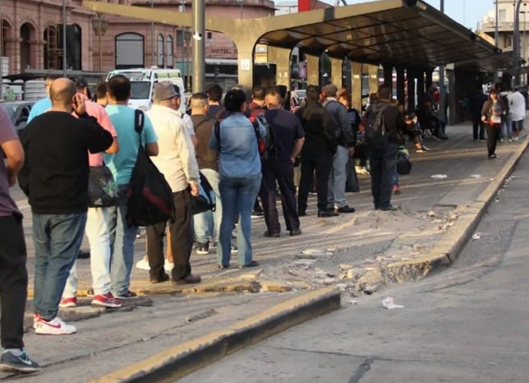 HABRÁ REUNION MAÑANA EN EL MINISTERIO DE TRANSPORTE, PERO POR AHORA, LAS FRECUENCIAS DE LOS…
