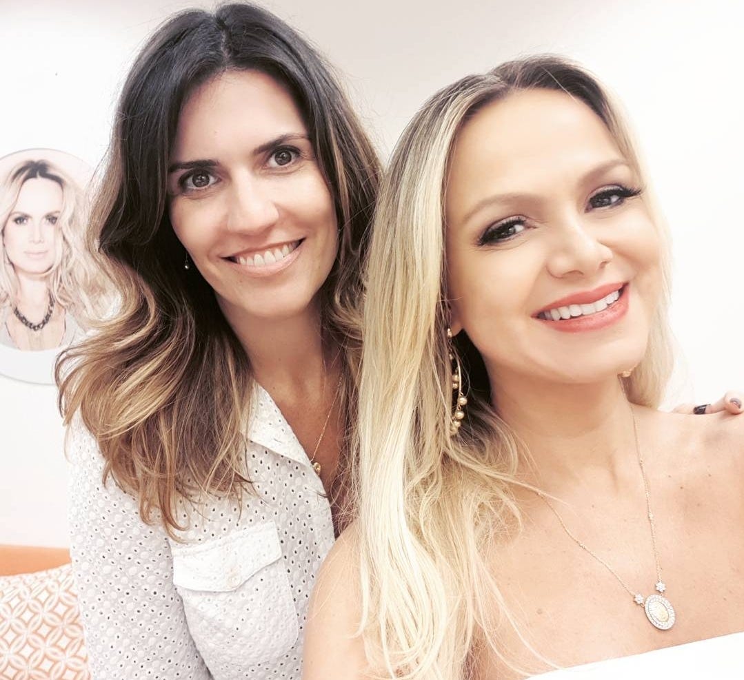 Cíntia e Eliana na época em que trabalhavam juntas (Foto: Instagram @cintiaaraium)
