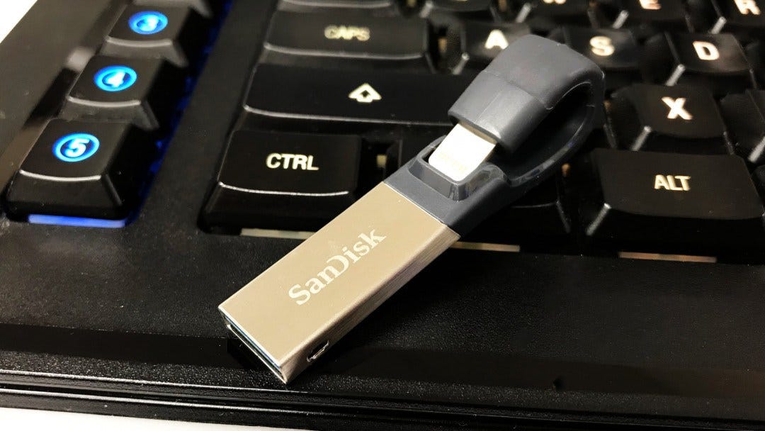 SanDisk iXpand Flash Drive for iPhone REVIEW | by MacSources | Medium