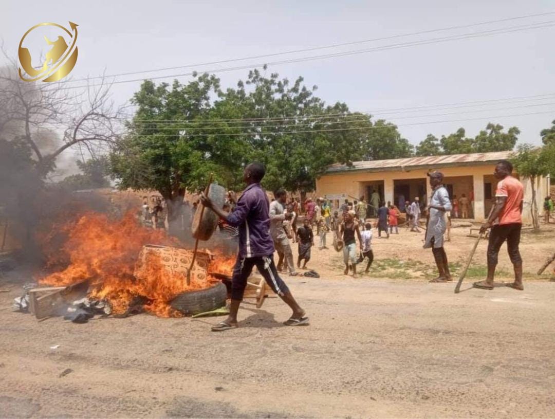 Crowd lynches, set ablaze 3 speculated outlaws in Katsina town