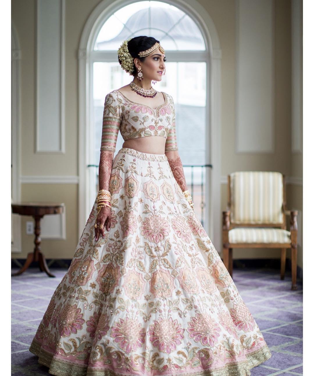 15 Indian Wedding Guest Outfit Ideas To Make A Statement This Wedding  Season | magicpin blog