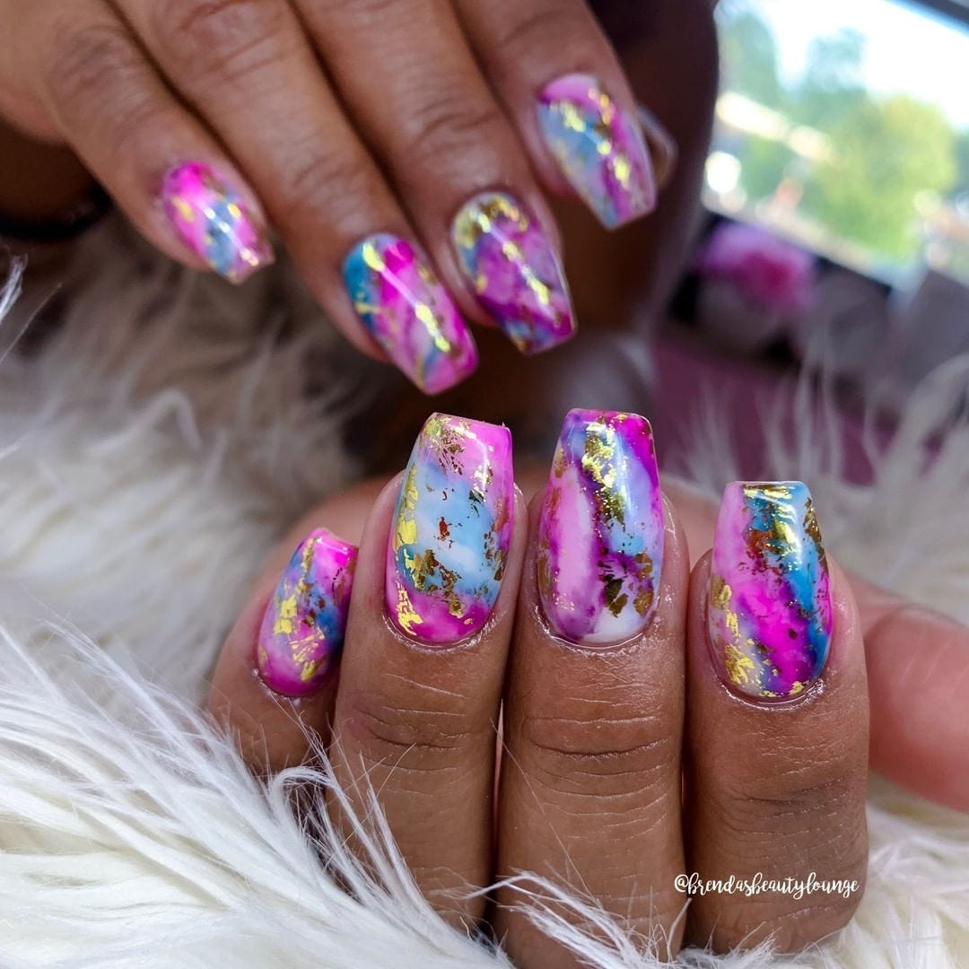 21 Trendy Ways to Wear Foil Nails in 2021 - StayGlam