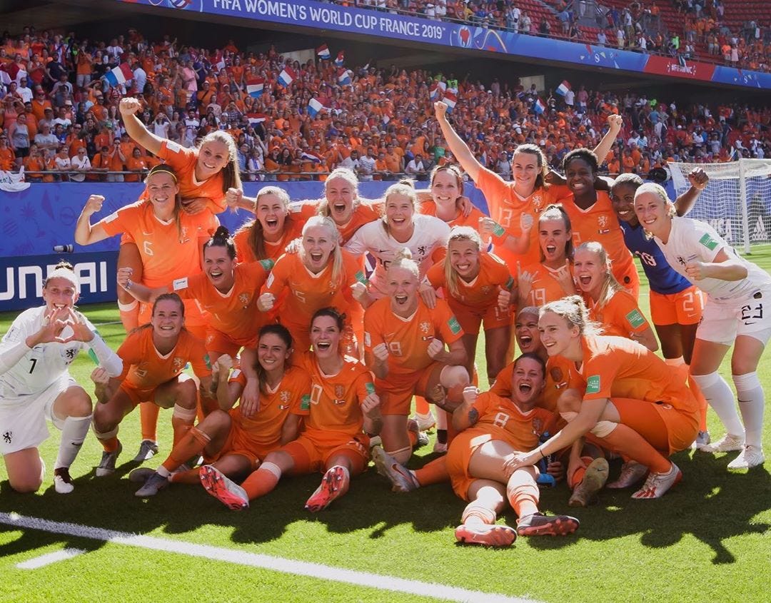 NETHERLANDS DOSSIER: 'ORANJE LEEUWINNEN' RETURNS TO FRANCE, THIS TIME TO  STAY WITH THE TROPHY | by Eric Torres | Medium