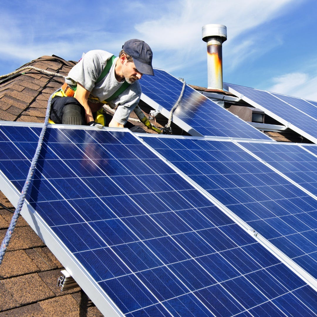 solar-panels-roof-stromproroofing-medium