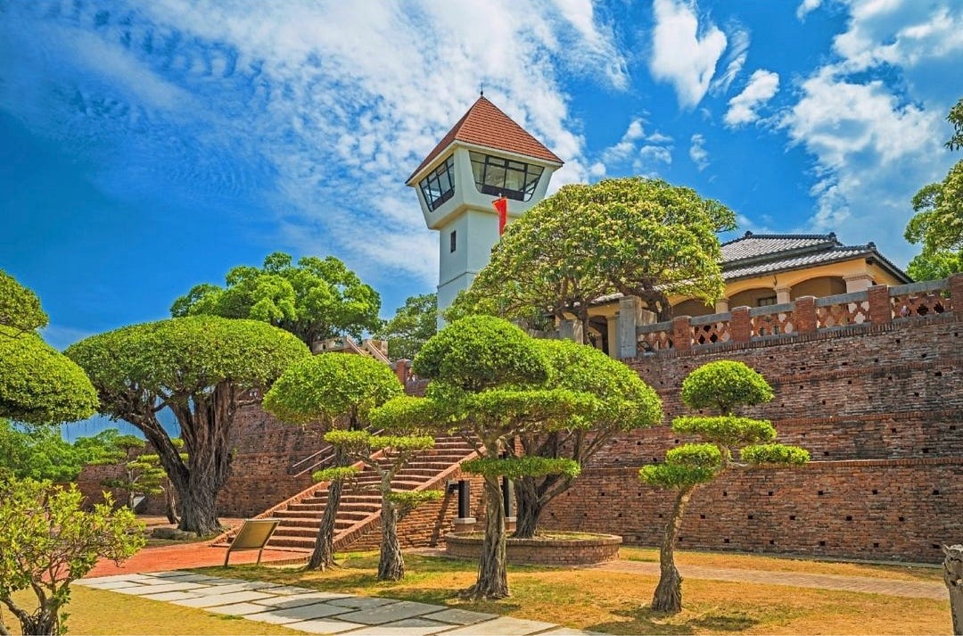 Fort Zeelandia: A 400-year-old Dutch fortress that marks the beginning of modern Tainan.