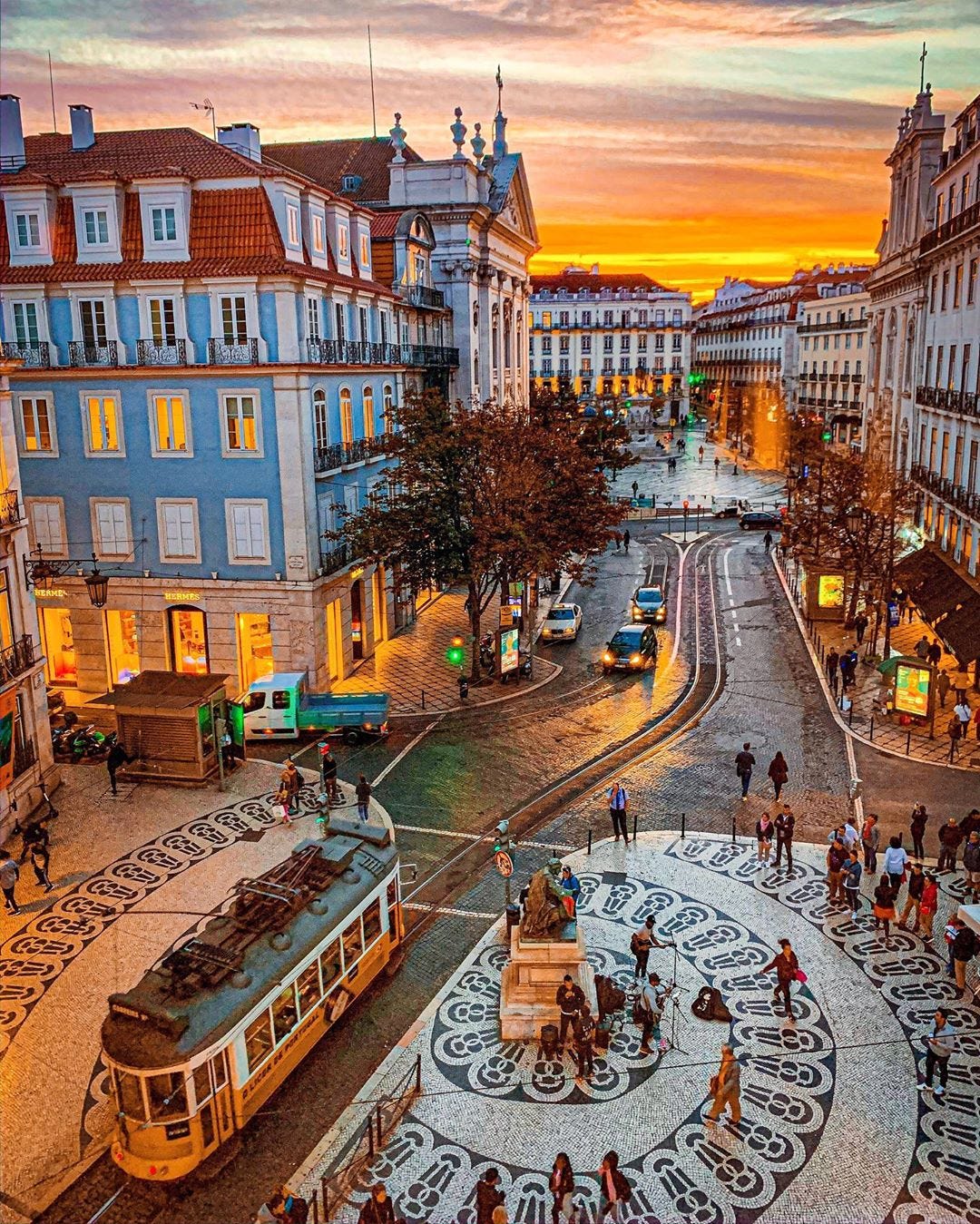 The secrets of Lisbon's Chiado. Have you ever wondered what's… | by Jonas  Romero Sanchez | OnJApartments | Medium