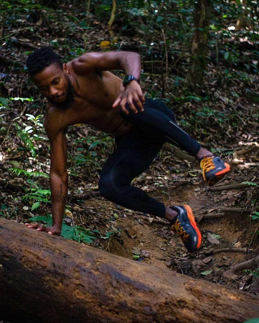 Tênis Hoka One One ATR 3 — Calça Nike — Smartwacht Garmin Fenix 5