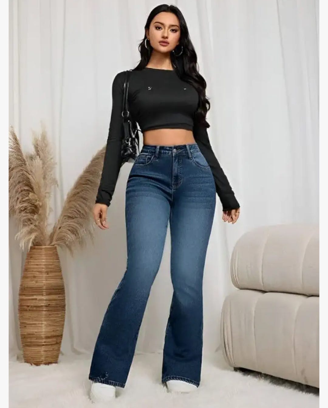 Casual high-waist jeans
 for ladies