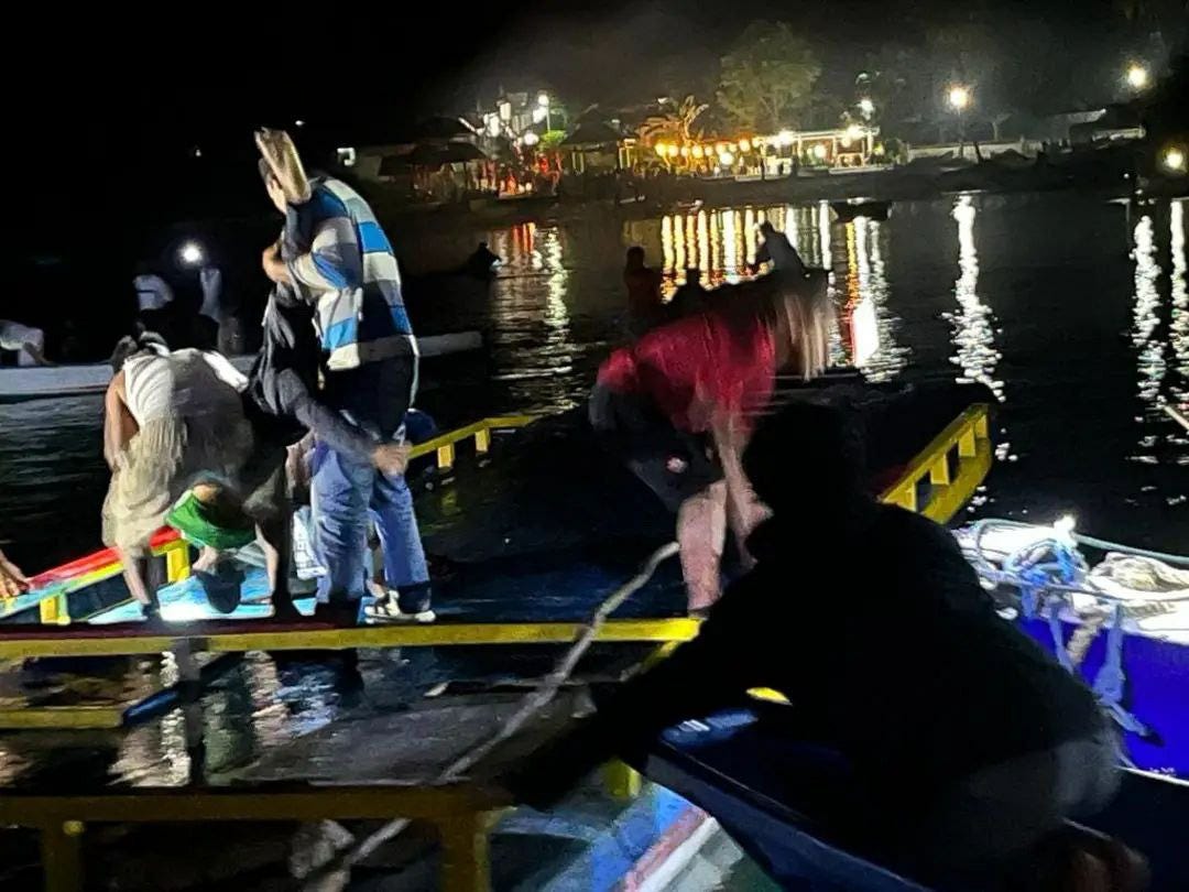 PERAHU TERBALIK 15 ORANG TEWAS 19 LAINNYA HILANG