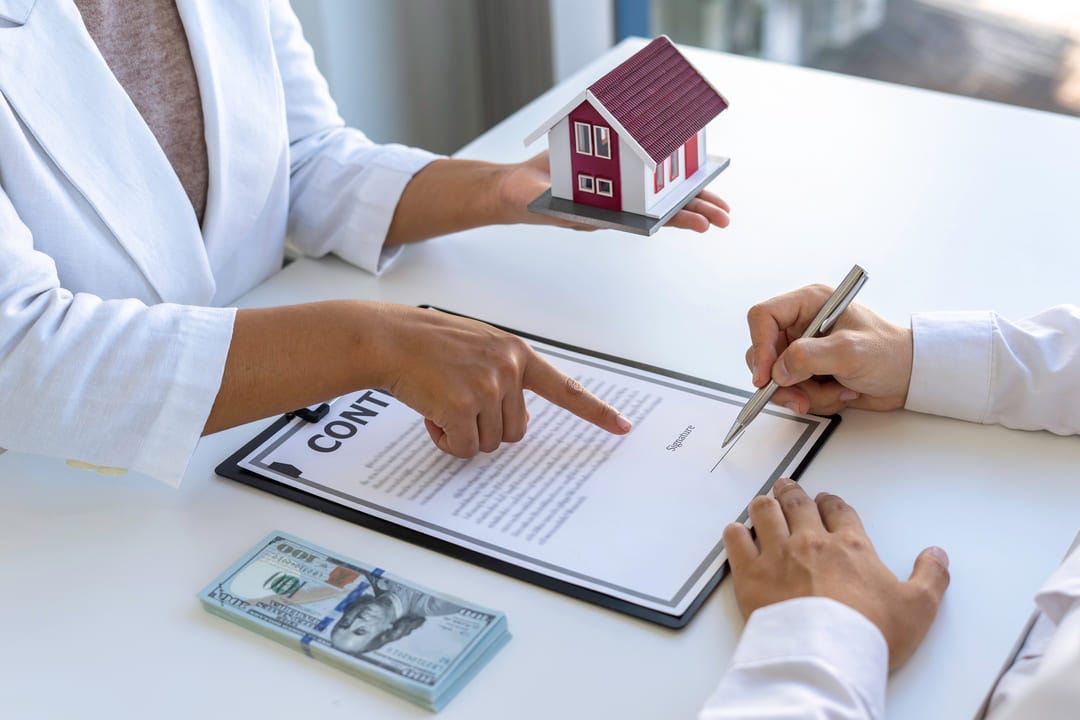 The Benefits Of Selling Your House To A Cash Buyer by Hellopad Real