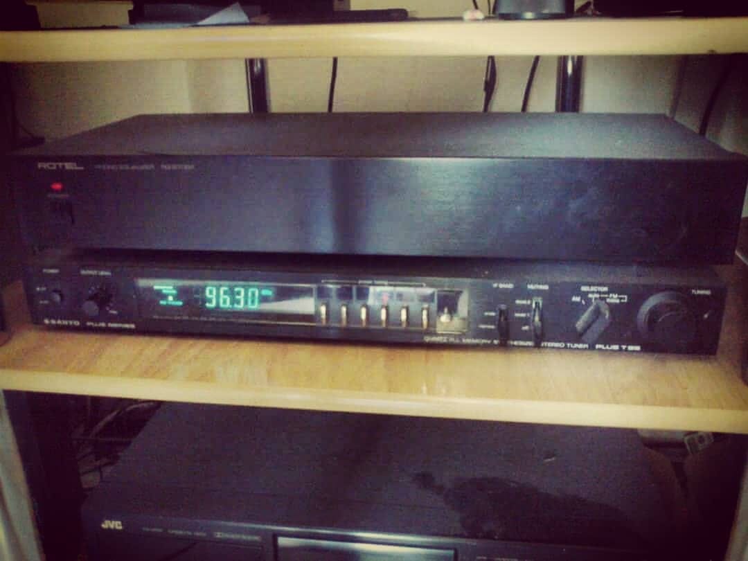 SANYO PLUS T55 classic radio with turntable phono equalizer amplifier ROTEL RQ-970BX