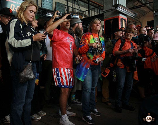 Bob Weir, Bill Walton and Trixie Garcia ring in Grateful Dead Tribute Night  at AT&T Park