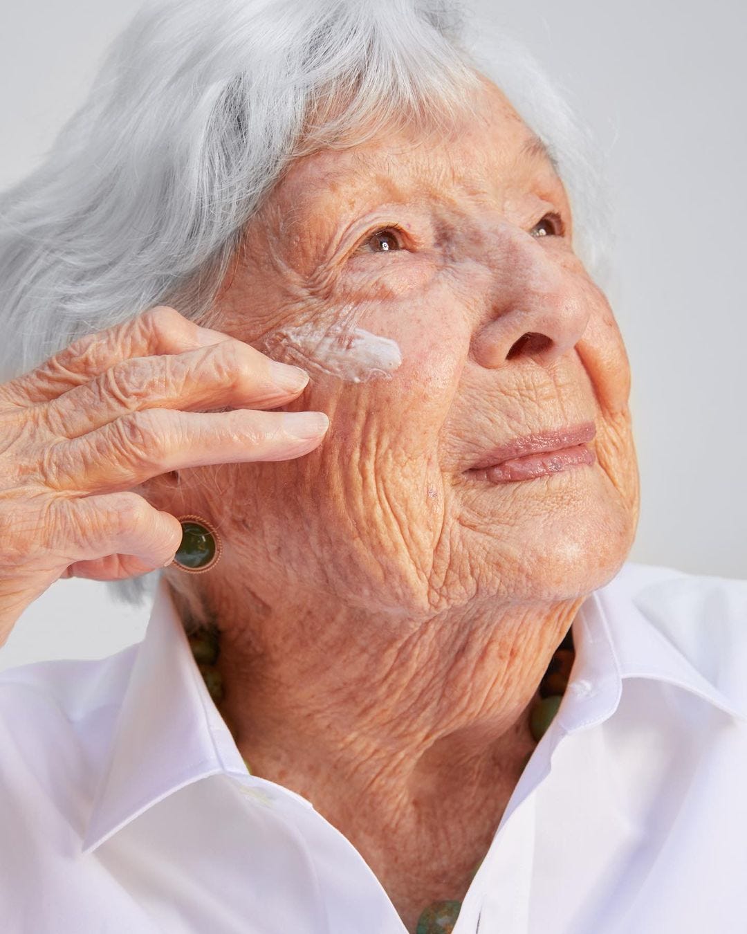 Menolak Tua, Nenek Ini Debut Modeling Skin Care Pada Usia 99 Tahun | by