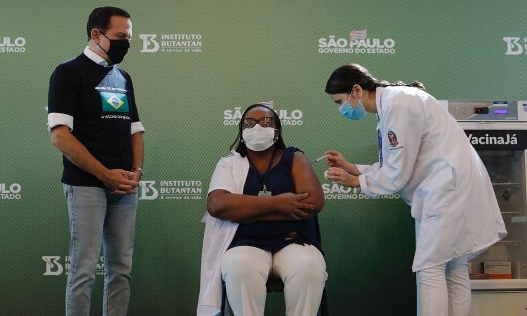 Vacina de quem?