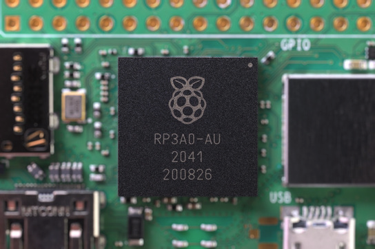 Raspberry Pi Zero 2 W mini review - Benchmarks and thermal performance -  CNX Software
