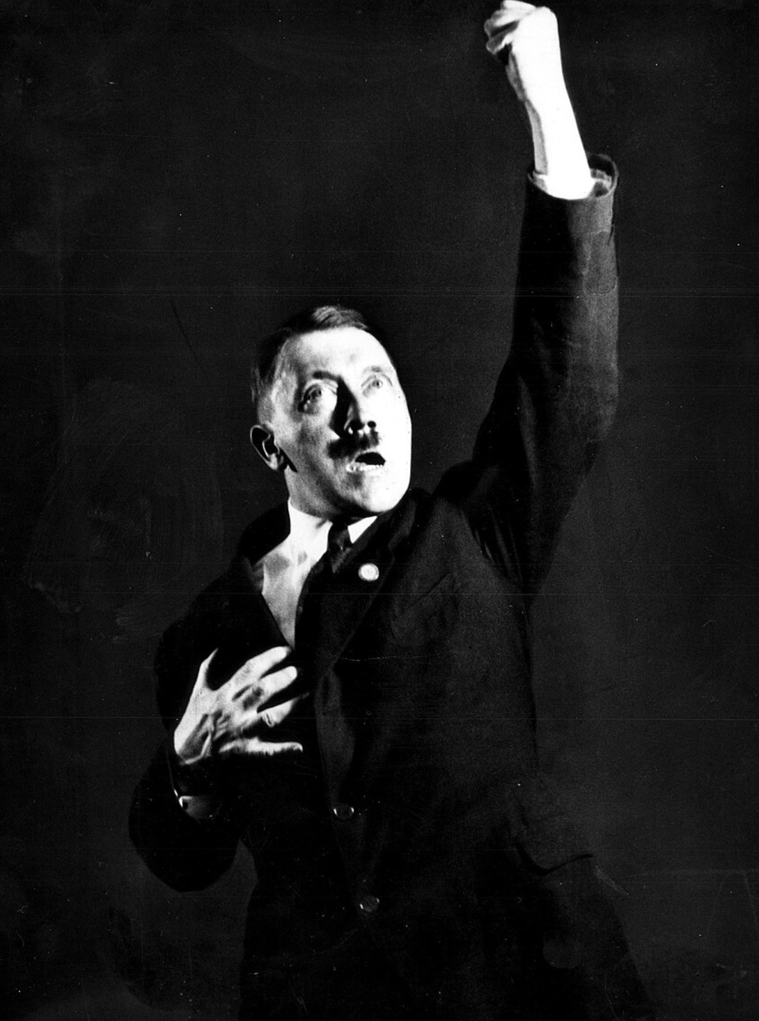 Hitler in Heinrich Hoffmann’s studio around 1927 | Image Source: Wikimedia Commons (Public Domain)